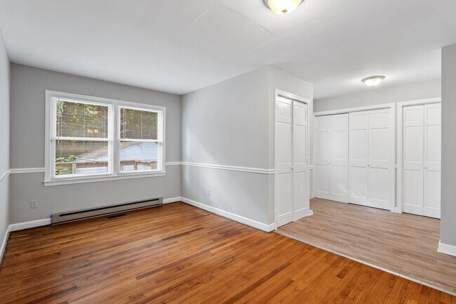 Building Photo - Updated Home- Near State Street! LR, DR, J...