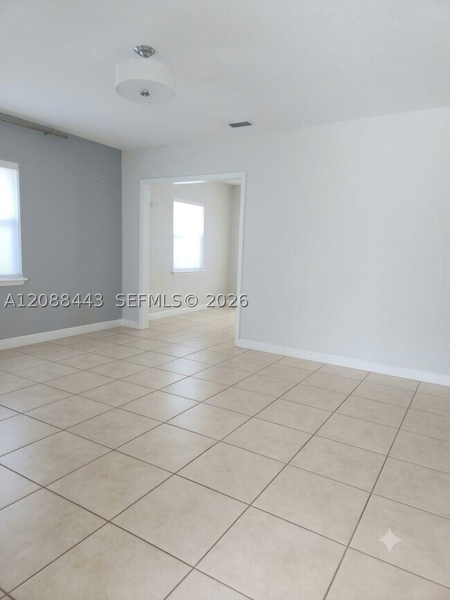 Building Photo - 325 SW 63rd Ave