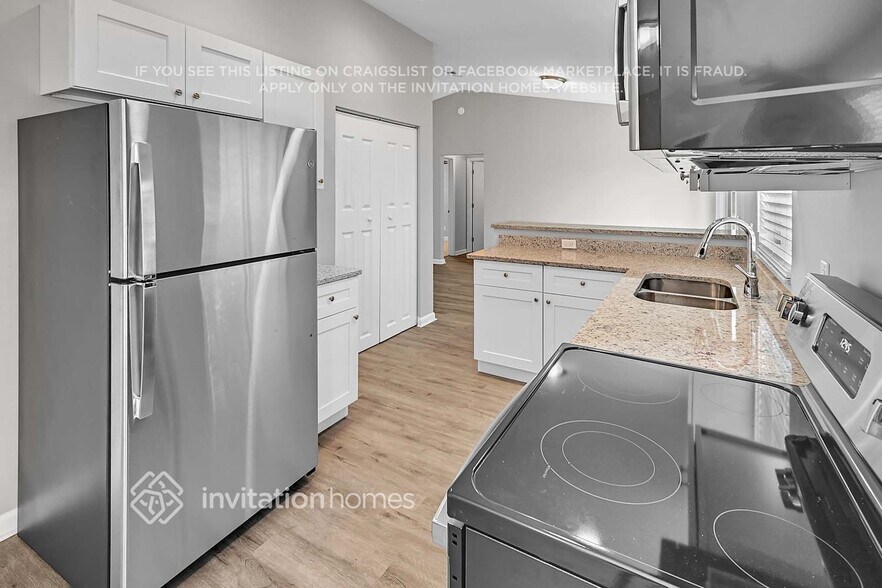 Building Photo - 1296 Woodcrest Rd S