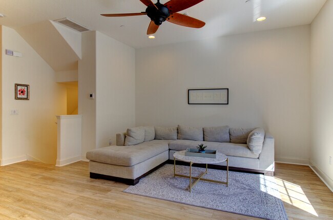 Building Photo - 7233 101st Ln