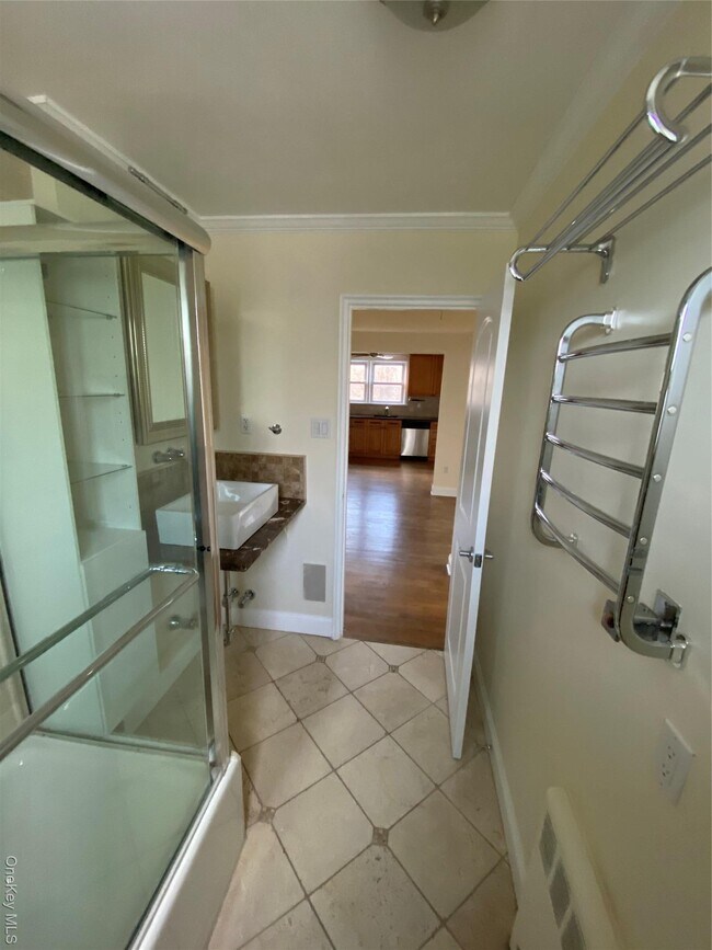 Building Photo - 905 Palmer Ave