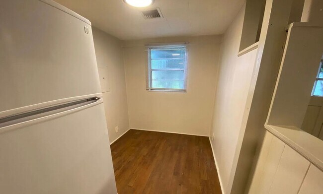 Building Photo - 507 Cedar Crest Ct