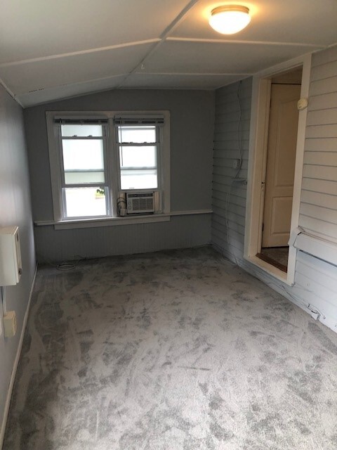 1st Bedroom 2 - 213 N Brainard St