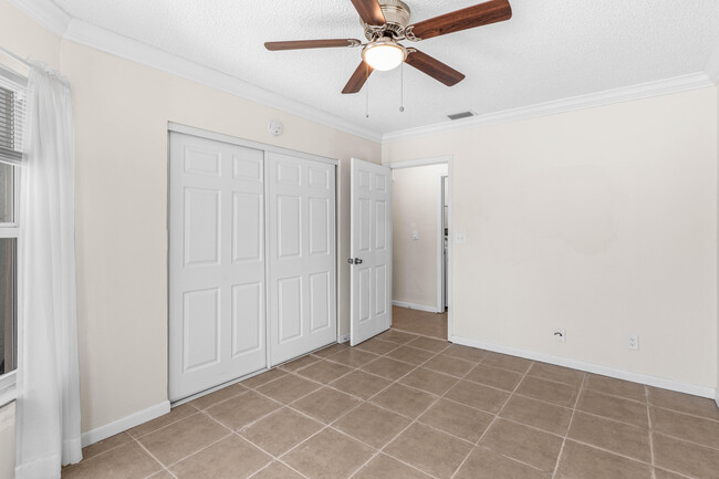 Building Photo - 12235 Forest Greens Dr