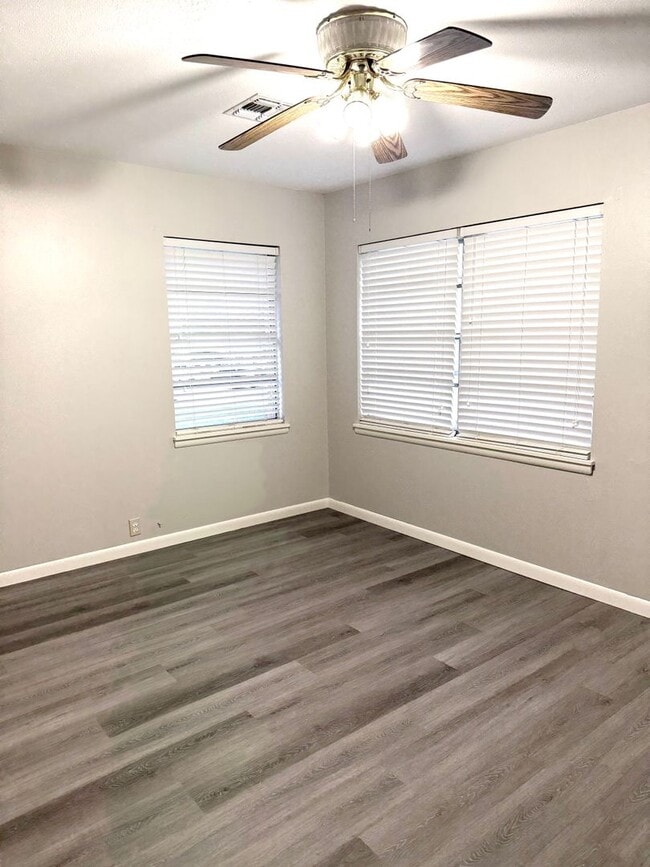 Building Photo - Updated 3 bedroom Near SWOSU $1.200/month