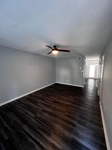 Building Photo - 205 Northpoint Ave