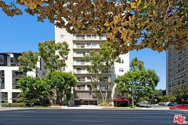 Building Photo - 10751 Wilshire Blvd