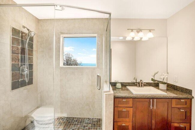 Building Photo - 12650 N Lake Shore Dr