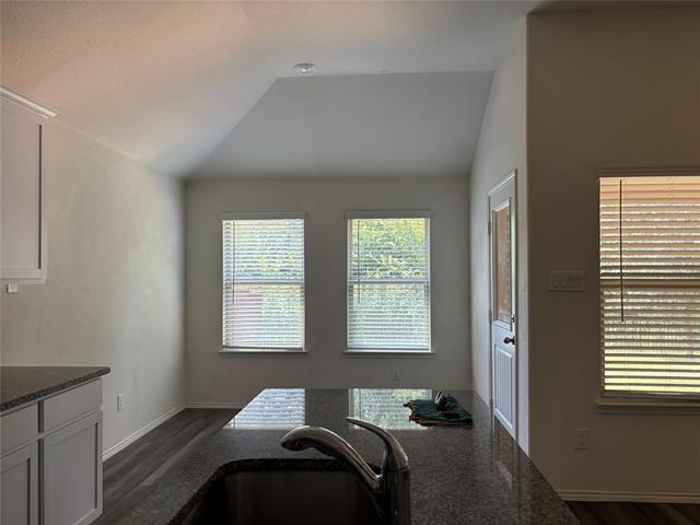 Building Photo - 2170 Alamandine Ave