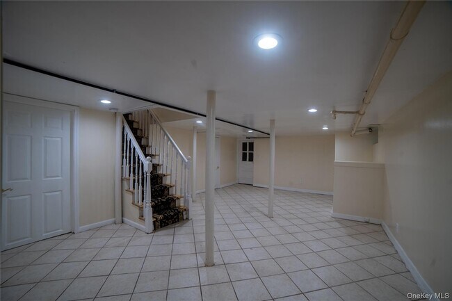 Building Photo - 154 Bell Rd