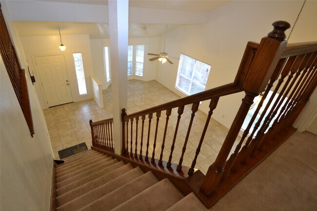 Building Photo - 12410 Meadow Briar Dr