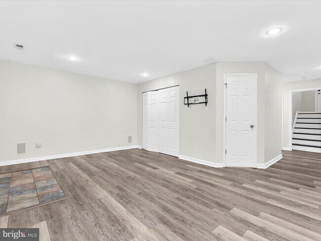 Building Photo - 2499 Vineyard Ln