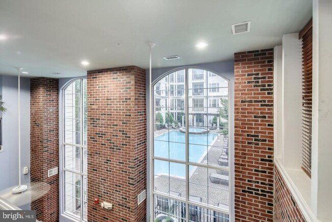 Building Photo - 3 Arch Pl