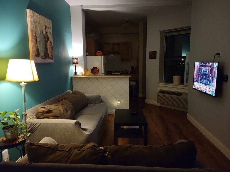 Building Photo - 1413 T St NW