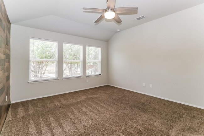 Building Photo - Amazing home ready to move in!