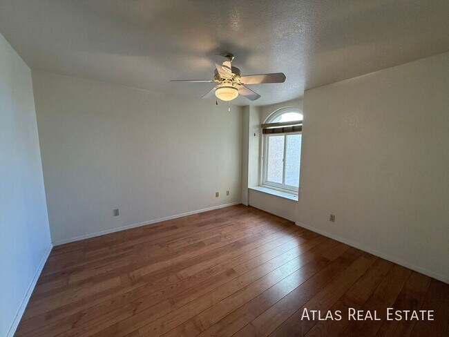 Building Photo - 1425 W Coral Reef Dr