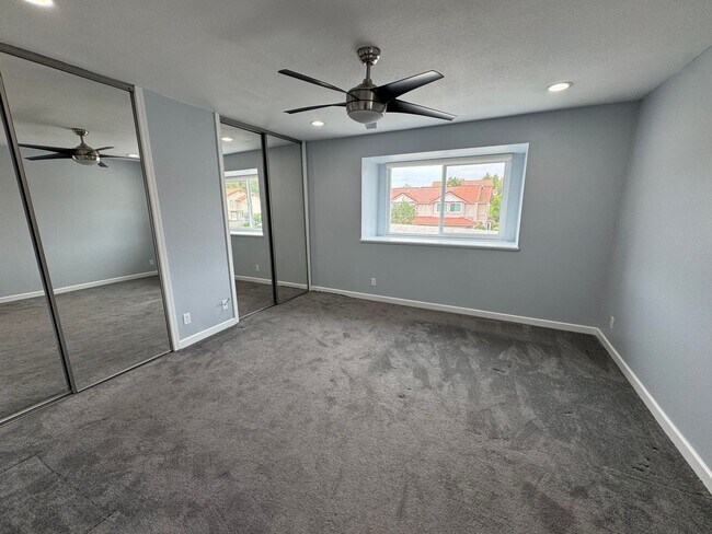 Building Photo - Agoura Hills Gem with Private Yard & HOA Pool