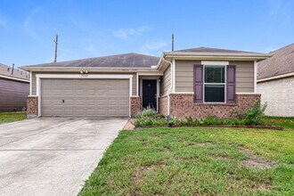 Building Photo - 29327 Legends Green Dr