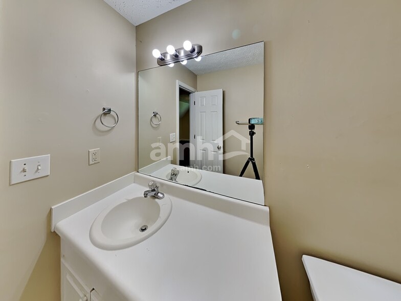 Building Photo - 2380 Sailor Ln