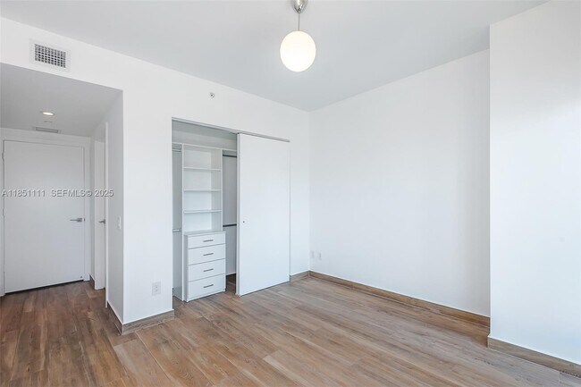 Building Photo - 3131 NE 7th Ave