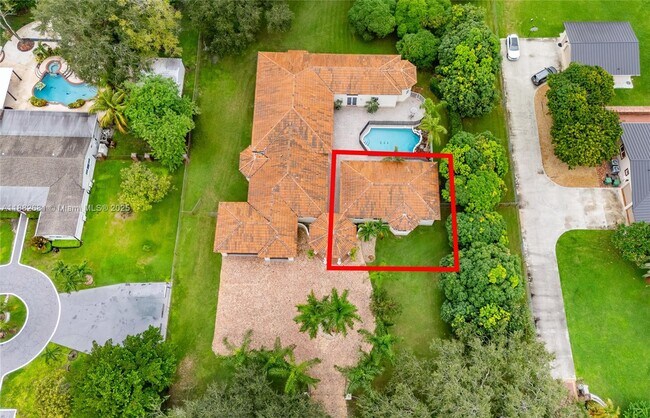 Primary Photo - 9981 SW 70th St