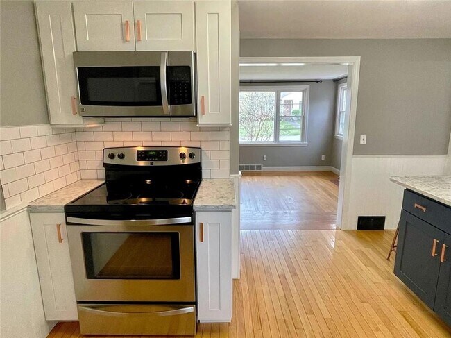 Building Photo - 30 Althea Dr