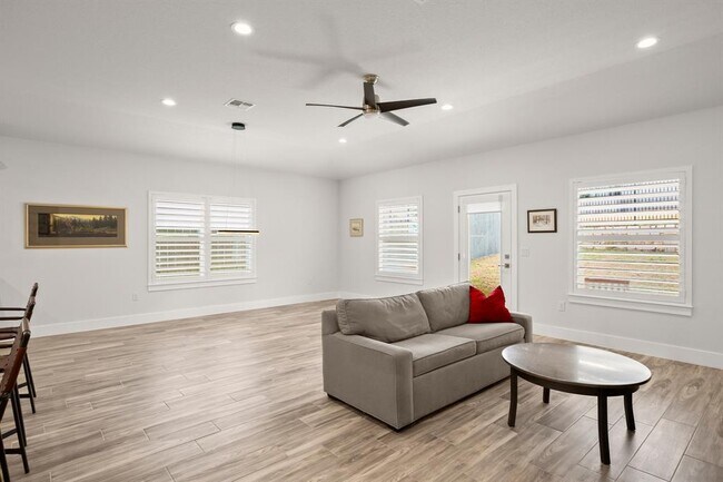 Building Photo - 9825 Evening Canopy Dr