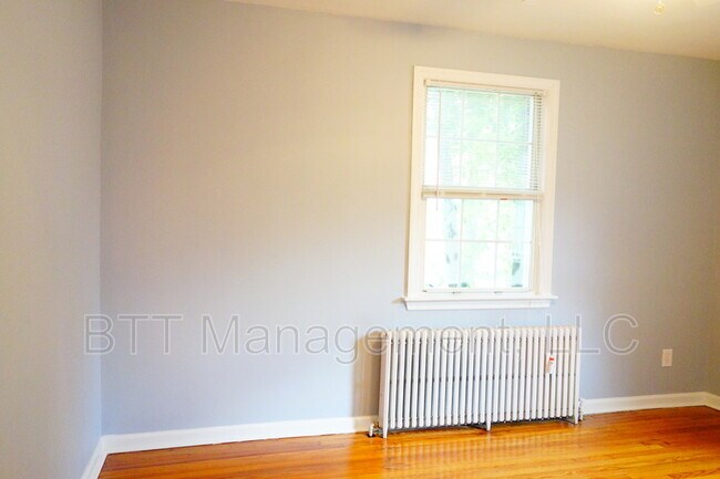 Building Photo - 8007 Garland Ave