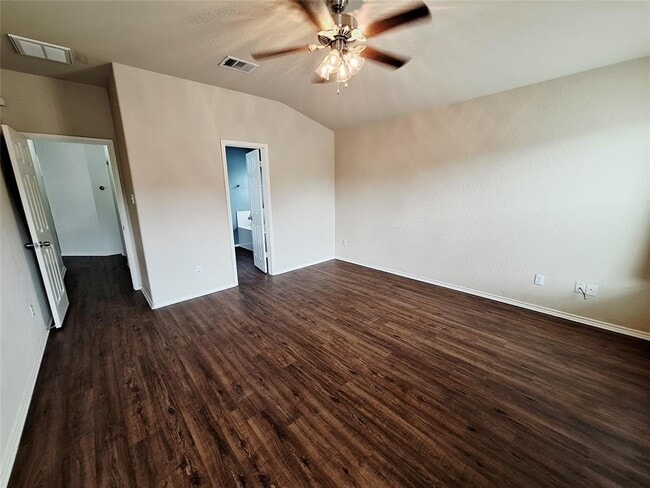 Building Photo - 325 Comal Run