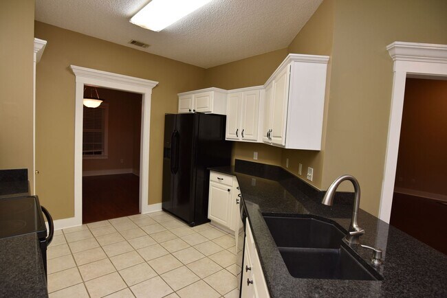 Building Photo - Single Family Home in Richmond Hill 4BR/3Bath