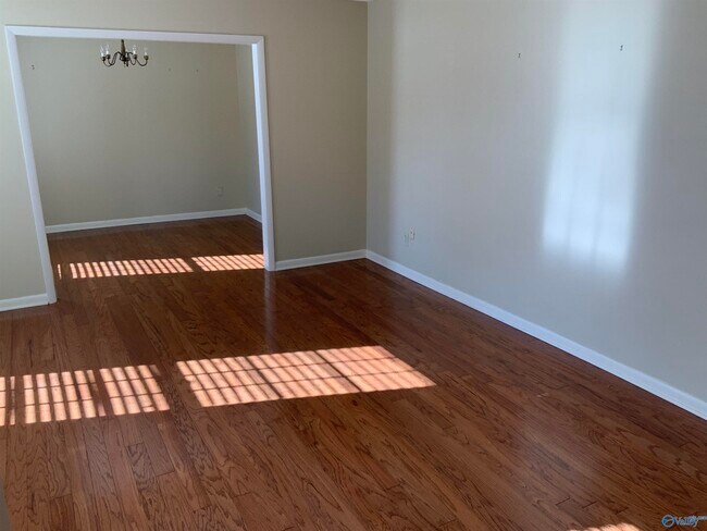 Building Photo - 2511 Galahad Dr SE