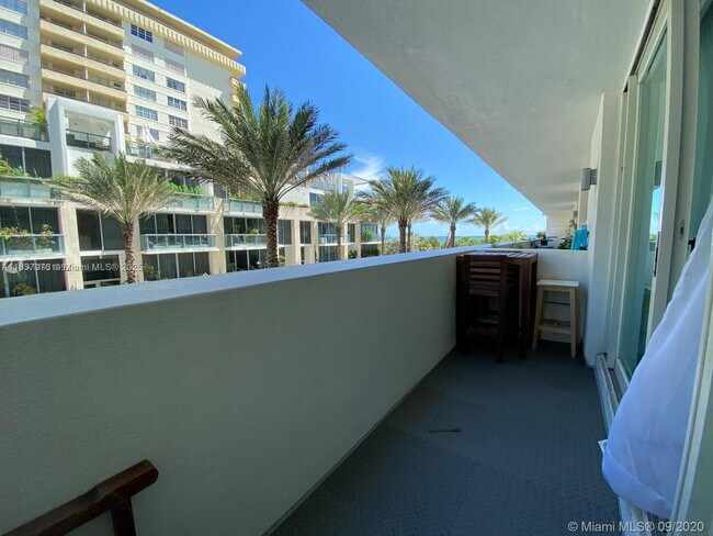 Building Photo - 9499 Collins Ave