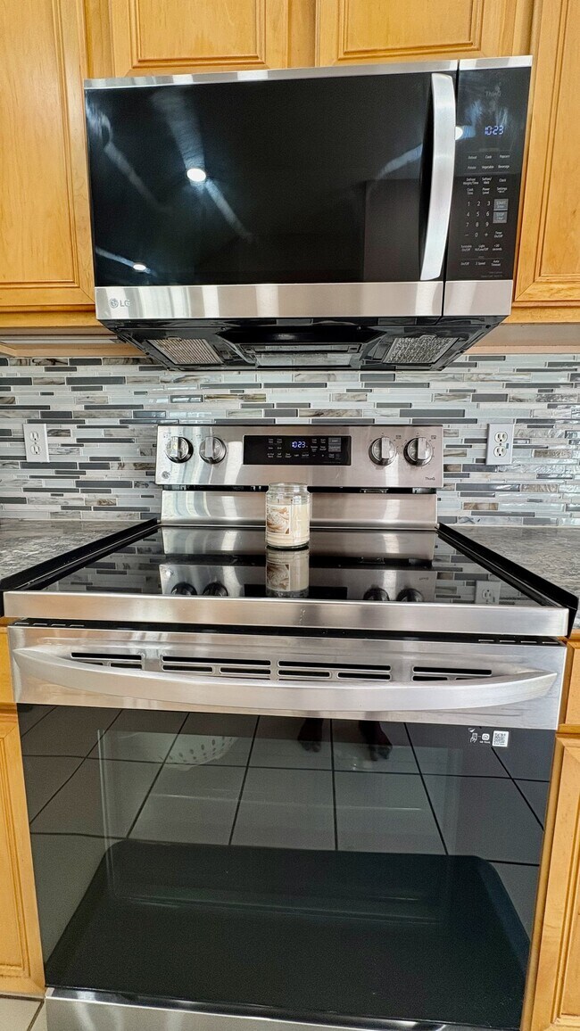 Building Photo - 3612 Foxcroft Cir