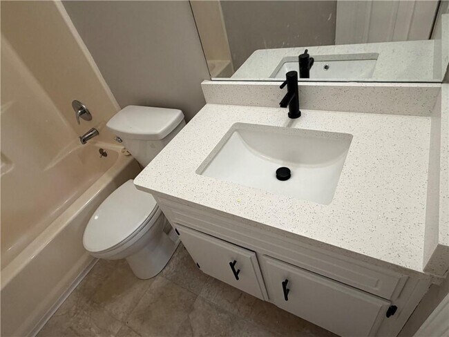 Building Photo - 65 Beaverdam Ct