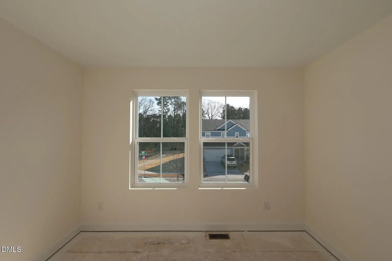 Building Photo - Room in House on Dimaggio Dr