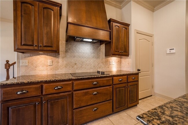 Building Photo - 3778 Prince Philipe St