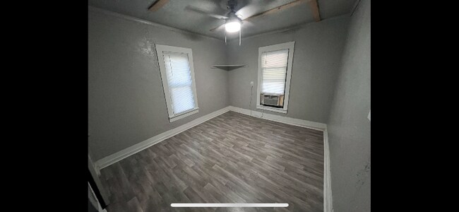 Building Photo - 417 N Linwood Ave