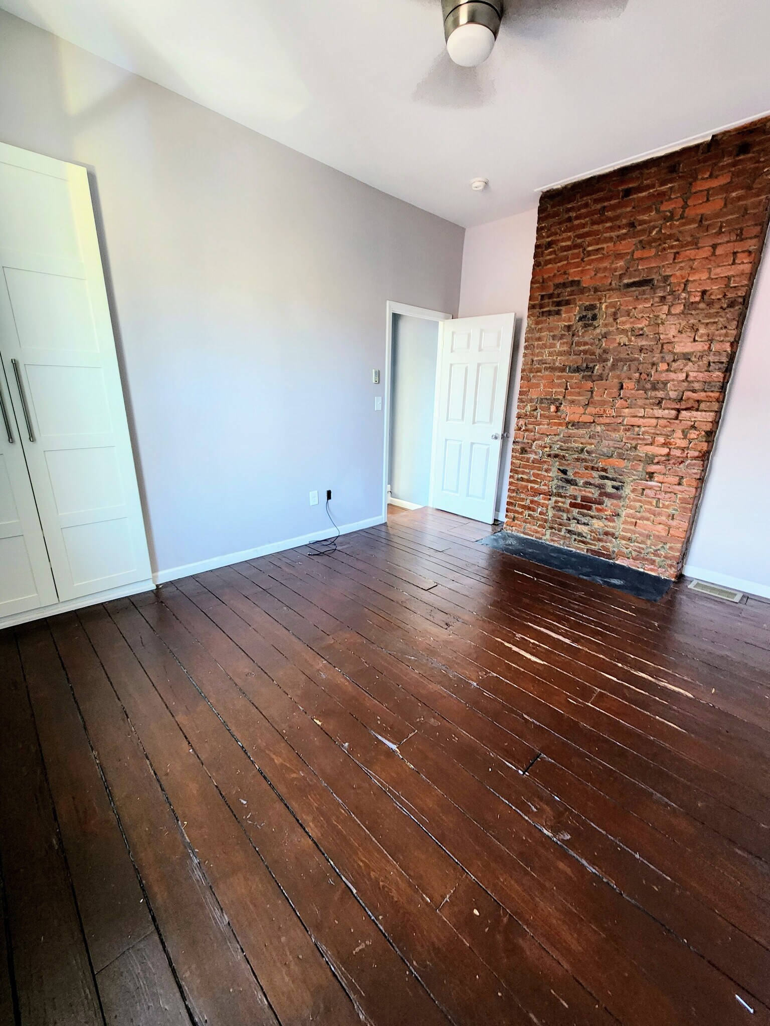 Building Photo - 311 37th St