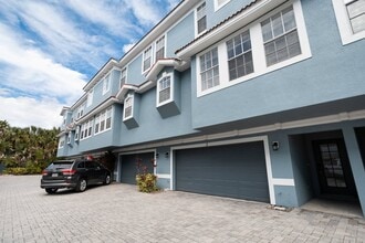 Building Photo - 3111 W De Leon St