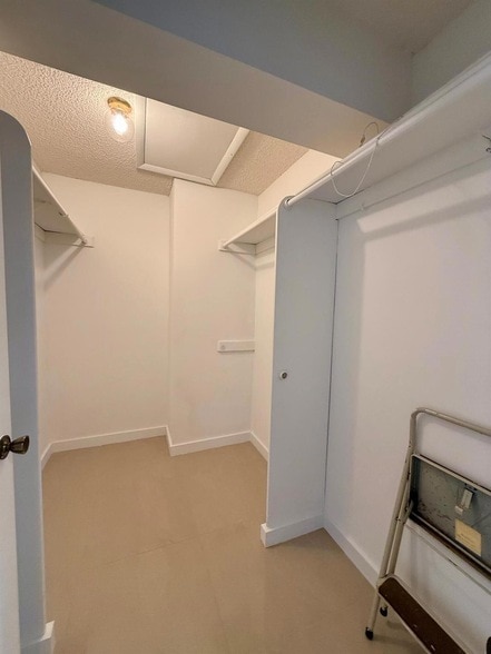 Building Photo - 514 Piedmont K