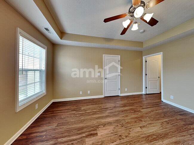 Building Photo - 3368 Marrast Dr