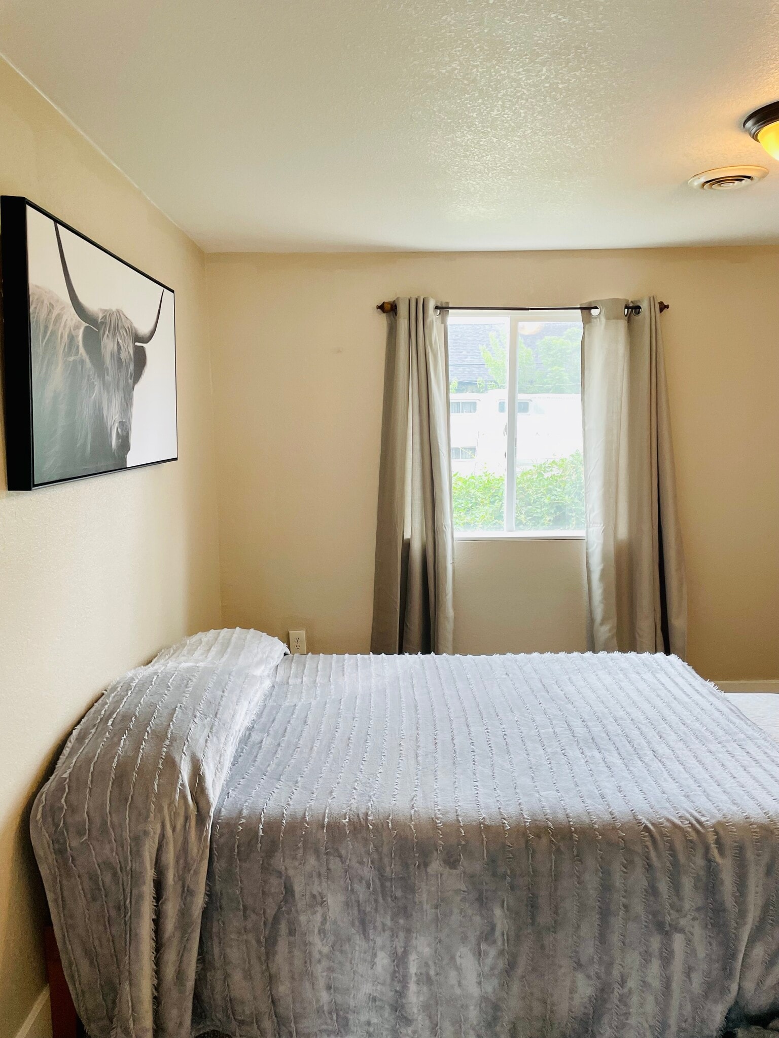 2nd room! This is full size bed ! - 726 McKinley St