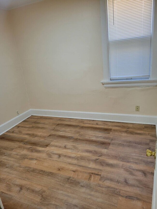 Building Photo - 1946 N 39th St