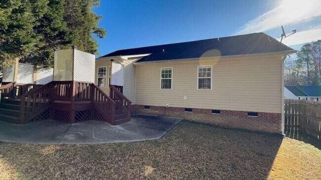 Building Photo - 212 Walnut Creek Dr