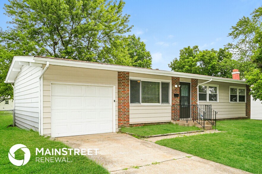 Building Photo - 725 Bellarmine Ln