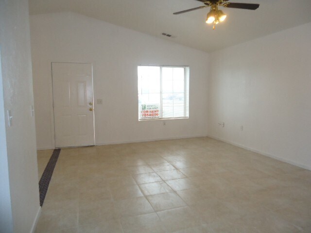 Building Photo - 1986 W Roby Ave