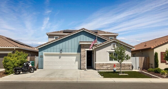 Primary Photo - Spacious 5 Bedroom Home in Lodi with 1st f...