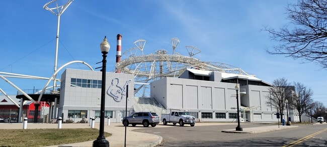 Building Photo - 405 Glendale Ave