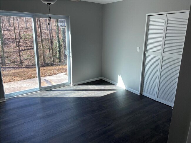Building Photo - 2647 Hatfield Cir SE