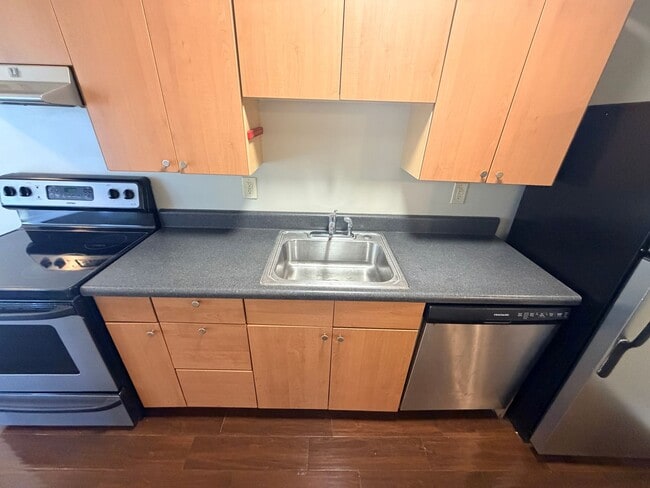 Building Photo - Live in one of Birmingham's most beloved neighborhoods - for $1,000 a month.